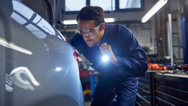 calculer-valeur-argus-vehicule-inspection-carrosserie
