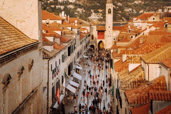 erreur-a-eviter-en-croatie-dubrovnik-avec-foule